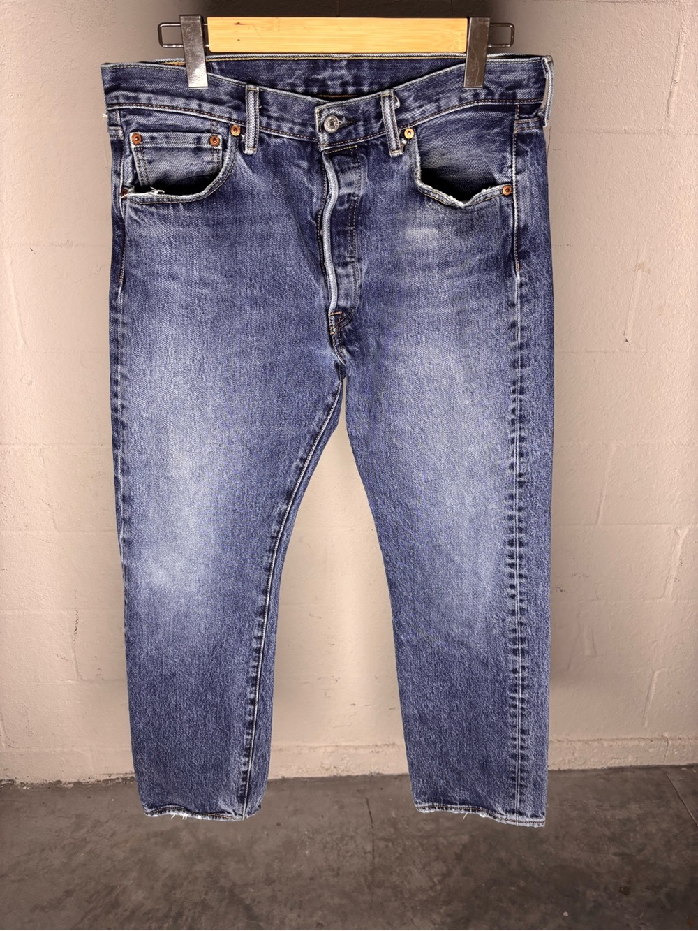 Levis 501 Mens Straight Leg Jeans 34x30 (US) Blue Denim Button Fly Classic